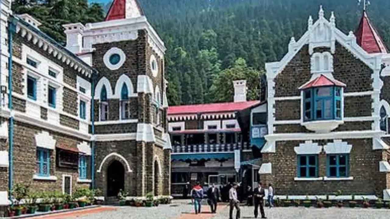 उत्तराखंड हाईकोर्ट ने चारधाम यात्रा पर लगी रोक हटाई