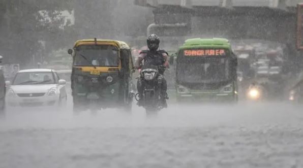 मौसम:मैदानी सहित पर्वतीय जिलों में बारिश की चेतावनी,चारधाम यात्रा रोकी-एसडीआरएफ अलर्ट