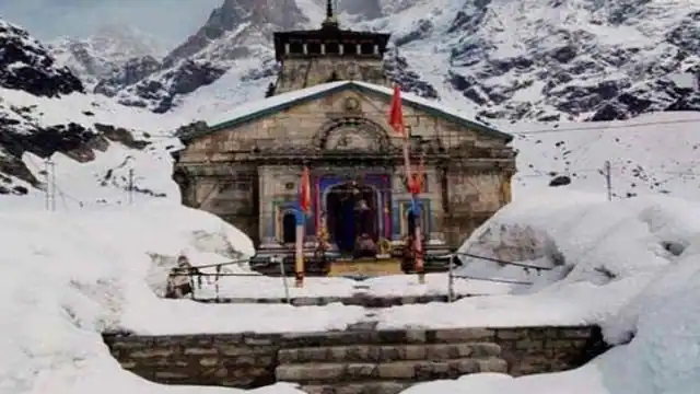 उत्तराखंड में फिर बदला मौसम,केदारनाथ,गंगोत्री सहित मसूरी-नैनीताल में बर्फबारी के बाद बढ़ी ठंड