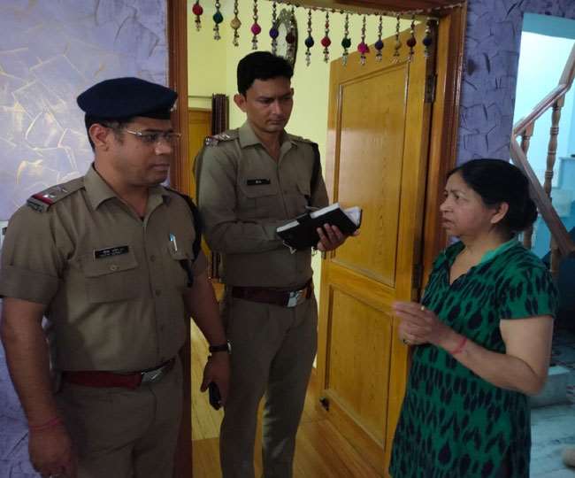 इंटरनेट ठीक करने के बहाने घर में घुसा और पिस्तौल की नोक पर की लूट, पुलिस ने कुछ ही देर बाद किया गिरफ्तार