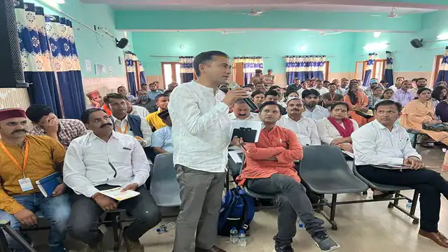 क्षेत्र पंचायत की बैठक में अनुपस्थित अधिकारियों के खिलाफ निंदा प्रस्ताव पारित