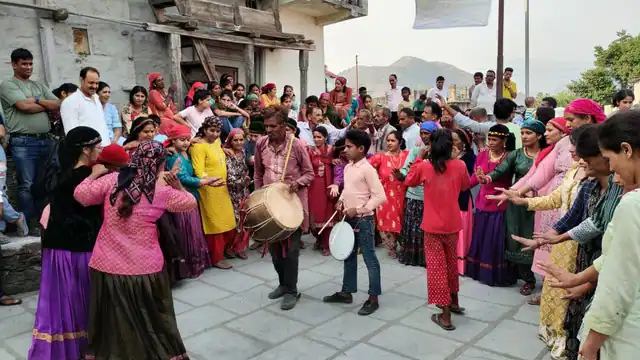 वार्षिक मिलन समारोह में दिखी स्थानीय संस्कृति की झलक