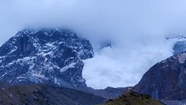 पहाड़ की चोटी पर पिघलता ग्लेशियर बना जान का दुश्मन, केदारनाथ पहुंचीं वैज्ञानिकों की दो टीमें