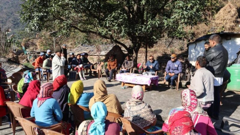 जिलाधिकारी ने सुनी जन समस्याएं, सम्बंधित अधिकारियों को जल्द समाधान के दिए निर्देश