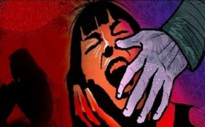 बच्ची से अश्लील हरकत कर रहे युवक को जनता ने दबोचा