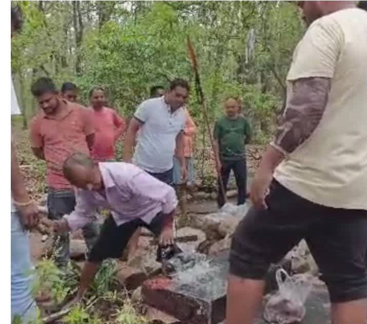 डोईवाला क्षेत्र में देर रात शिव मंदिर को तोड़ा,लोगों में आक्रोश