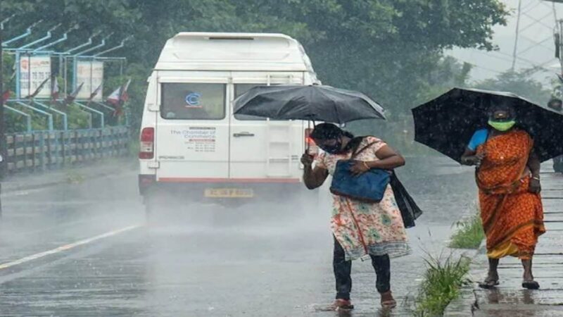 दोपहर बाद बदला मौसम, हुई झमाझम बारिश