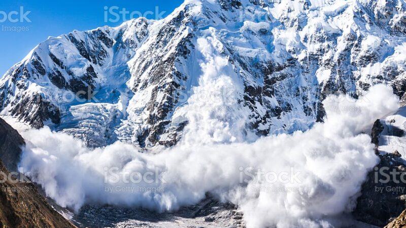 केदारनाथ की पहाड़ियों पर आया एवलॉन्च