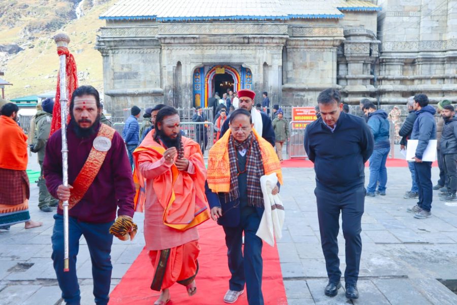 प्रधानमंत्री के प्रमुख सचिव पीके मिश्रा ने केदारनाथ पहुंच  की पूजा-अर्चना