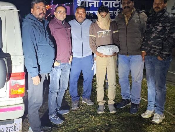 12 लाख की चरस के साथ नशा तस्कर गिरफ्तार