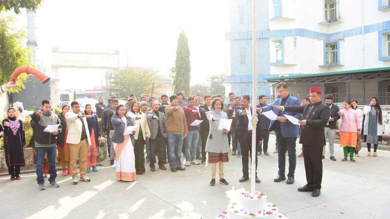 सूचना महानिदेशालय में महानिदेशक ने फहराया राष्ट्रीय ध्वज