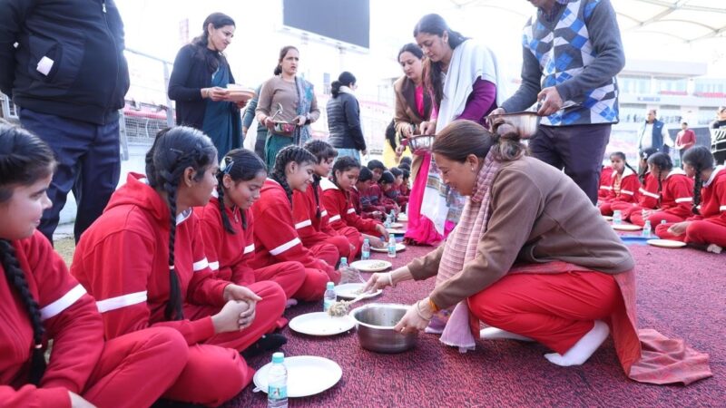 खेल मंत्री रेखा आर्या ने बच्चों संग मनाई मकर संक्रांति, राष्ट्रीय खेल की तैयारियों का लिया जायजा