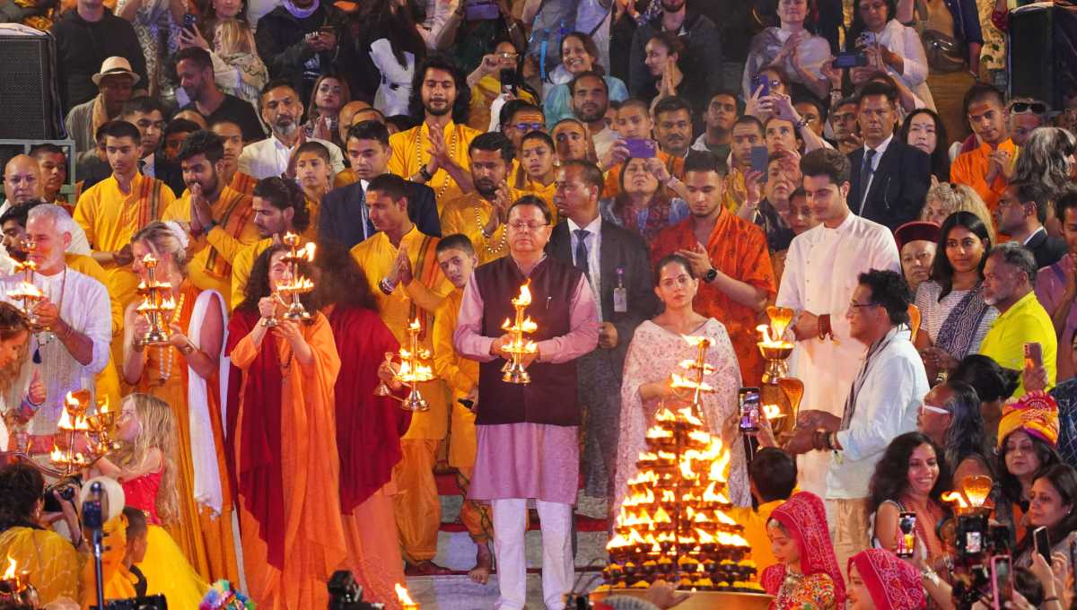 मुख्यमंत्री पुष्कर सिंह धामी ने ऋषिकेश स्थित परमार्थ निकेतन में गंगा आरती कर पूजा अर्चना की…