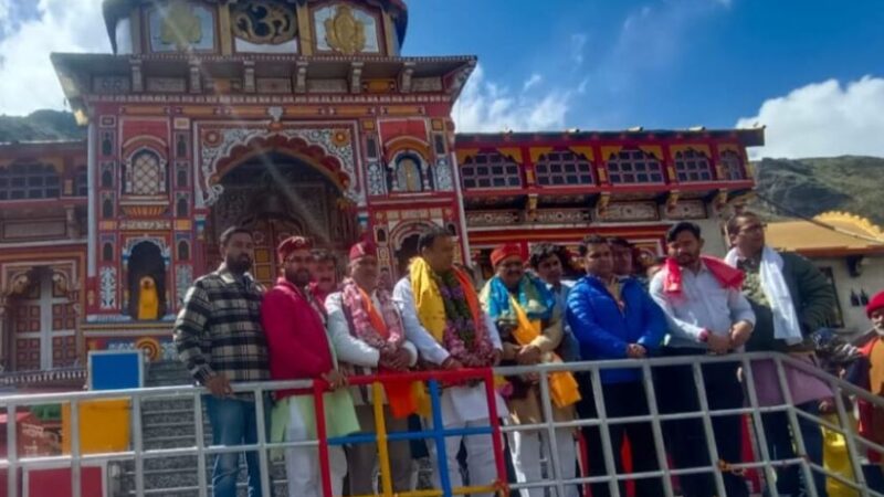 बीकेटीसी अध्यक्ष हेमन्त द्विवेदी बदरीनाथ पहुंचे, दर्शन पूजा-अर्चना की, यात्रा व्यवस्थाओंं को देखा