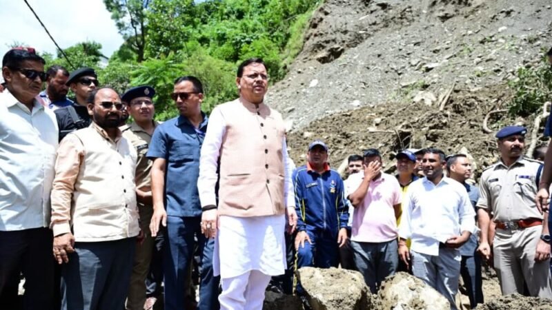 आपदा प्रभावित लोगों को देख सीएम धामी ने रुकवाया काफिला