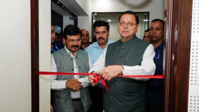 सीएम धामी ने किया देहरादून में अमर उजाला डिजिटल ऑफिस का उद्घाटन