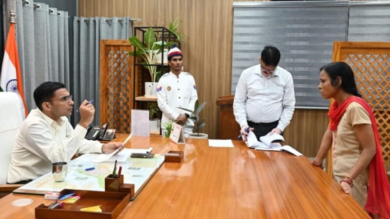 नए रूप में देहरादून जिला  प्रशासन, संवेदना; मदद; न्याय; एक्शन; प्रवर्तन