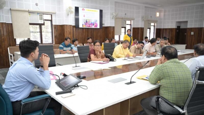 स्वास्थ्य व्यवस्थाओं को सुधारने के लिए जिलाधिकारी ने दिए आवश्यक दिशा निर्देश