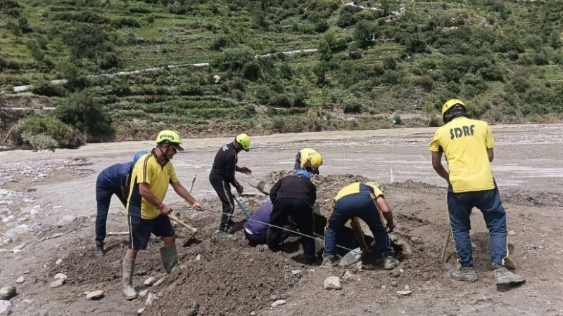 लापता लोगों की तलाश जारी, भूवैज्ञानिक दल ने किया धराली-हर्षिल निरीक्षण