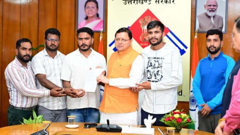 बेरोज़गार संघ के अध्यक्ष राम कंडवाल के नेतृत्व में एक प्रतिनिधिमंडल ने मुख्यमंत्री से भेंट की