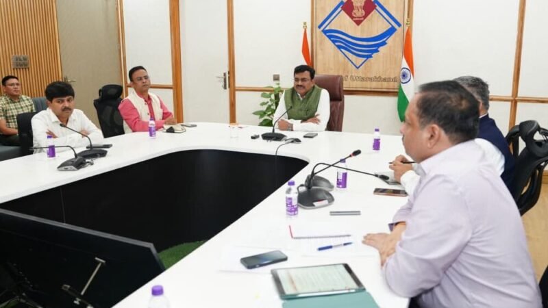 मुुख्य सचिव की अध्यक्षता में हुई यूआईआईडीबी की कार्यकारिणी समिति की बैठक