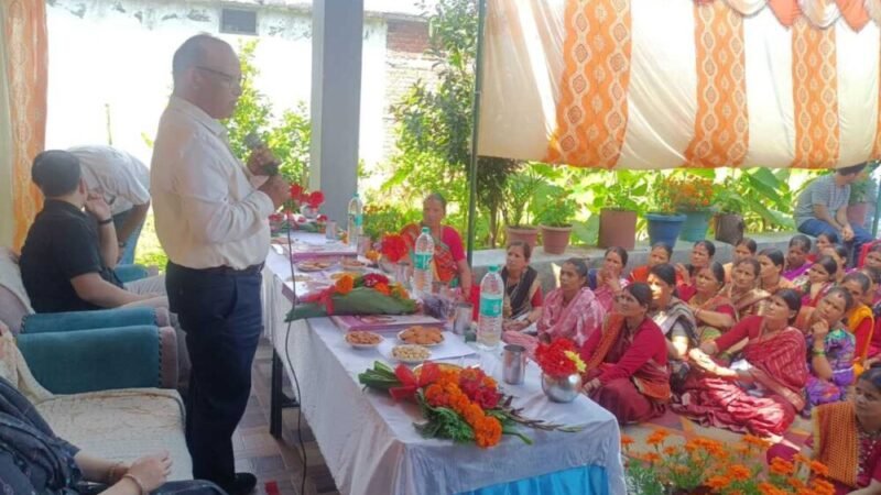 बागेश्वर में आत्मनिर्भरता की नई उड़ान – महिलाओं ने शुरू किया ए–4 शीट निर्माण