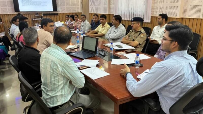 रुद्रप्रयाग : जिलाधिकारी ने बाल विवाह रोकथाम व बेटी बचाओ बेटी पढ़ाओ कार्यक्रमों की समीक्षा की