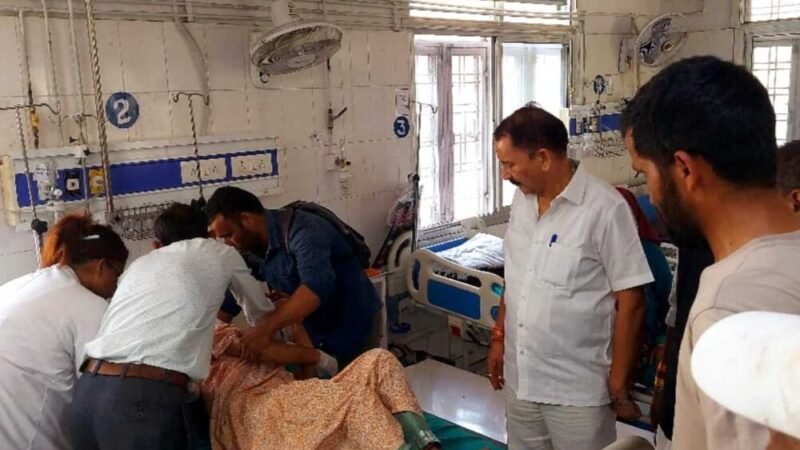 टकनौर क्षेत्र में भालू का आतंक, महिला घायल–पूर्व विधायक सजवाण पहुंचे अस्पताल
