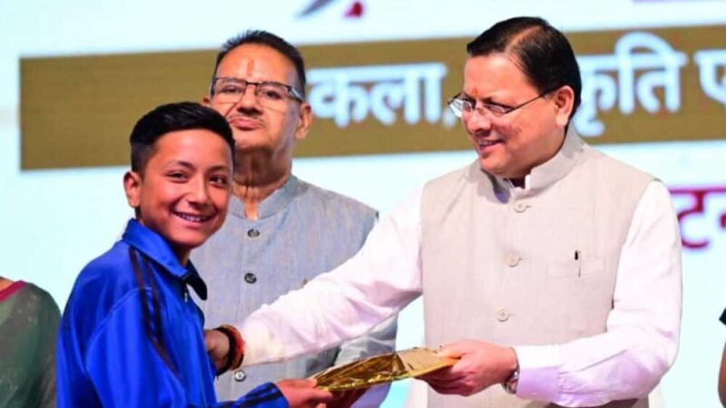 मुख्यमंत्री ने किया सरस आजीविका मेले में 12 आर्थिक गतिविधियों का लोकार्पण