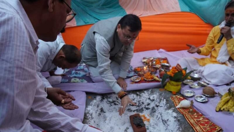 मुख्यमंत्री धामी ने अमोड़ी में ₹1.60 करोड़ की लागत से “वे साइड एमिनिटी” का किया शिलान्यास/भूमि पूजन