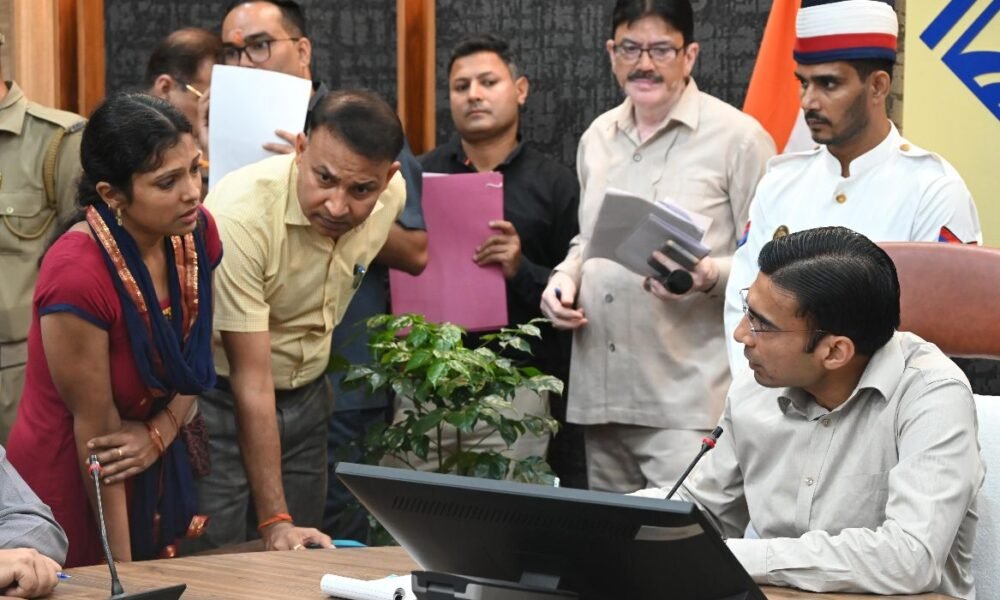 मुख्यमंत्री के जन सेवा संकल्प को देहरादून प्रशासन दे रहा गति, जनता की समस्याओं पर त्वरित कार्रवाई… 