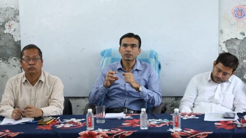 एक-एक प्रभावितों को राहत पंहुचाने तक क्षेत्र में ही जमे रहेंगे विभागीय अधिकारी; डीएम