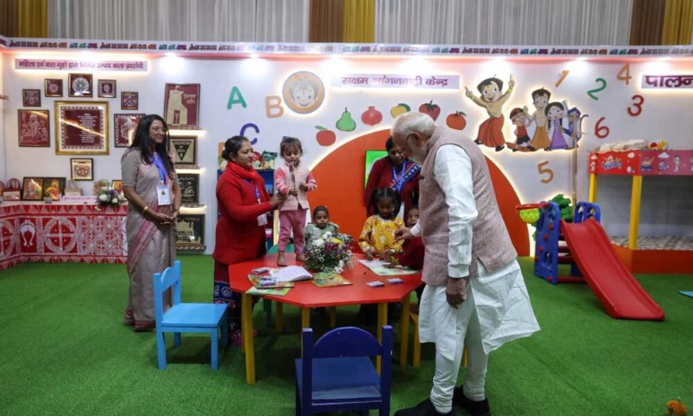 प्रधानमंत्री ने उत्तराखंड की विकास यात्रा से जुड़े युवाओं, उद्यमियों, महिलाओं से किया संवाद