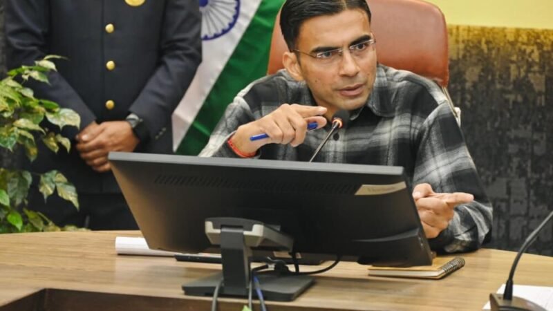 देहरादून: जिले के बड़े बकायदारों की गर्दन तक पंहुचे जिला प्रशासन के हाथ, 3 सम्पति कुर्क, जारी रहेगा एक्शन