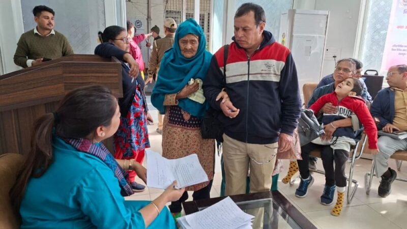 जनता दर्शन में उमड़ी भीड़ः 146 फरियादी पहुंचे समाधान की आस में