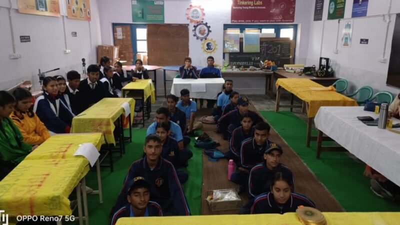 कीर्ति इंटर कॉलेज उत्तरकाशी में प्रथम विज्ञानं एवं  प्रौद्योगिकी प्रीमियर लीग आयोजित