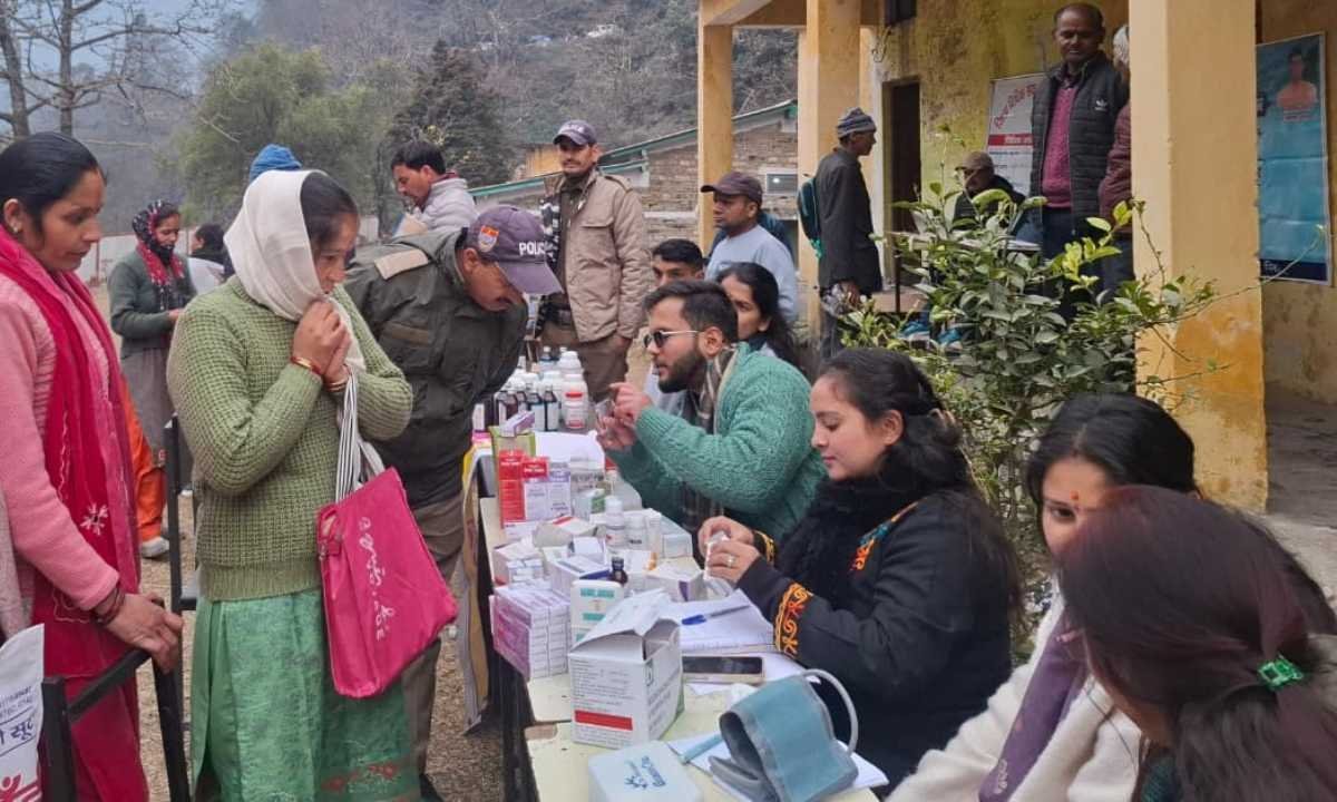 धामी सरकार जनता के द्वार पर, 452 कैम्पों में 3,56,992 नागरिकों की सहभागिता