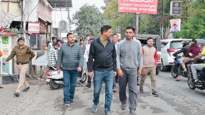 रोड कटिंग के बाद सड़कों की गुणवत्ता पर सख्ती, सचिव लोनिवि ने किया देहरादून में निरीक्षण…