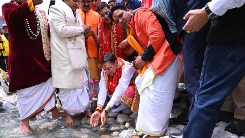 चारधाम यात्रा: गंगोत्री-यमुनोत्री धाम के कपाट श्रद्धालुओं के लिए खुले…
