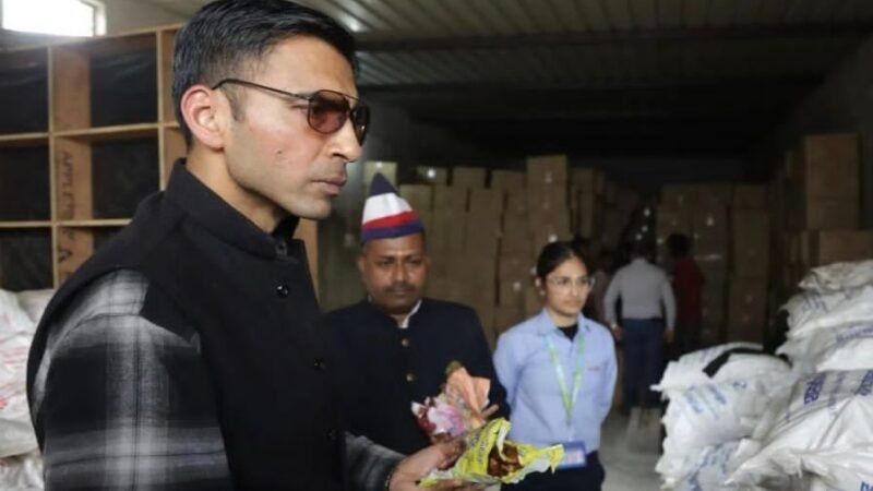 विवादित बिल्डर पुनीत अग्रवाल पर जिला प्रशासन सख्त…