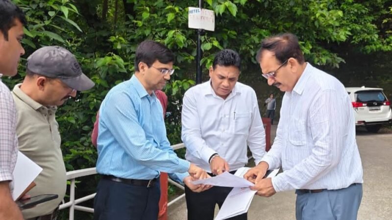 मसूरी रोपवे परियोजना ने पकड़ी रफ्तार, सचिव आवास ने किया प्रस्तावित स्टेशनों का निरीक्षण…
