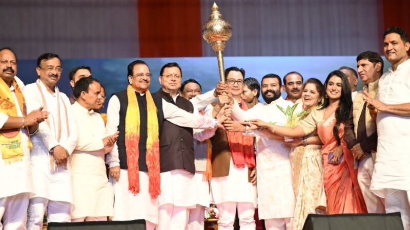 आदि रंगोत्सव में बिखरे जनजातीय संस्कृति के रंग, कलाकारों के साथ थिरके सीएम धामी…